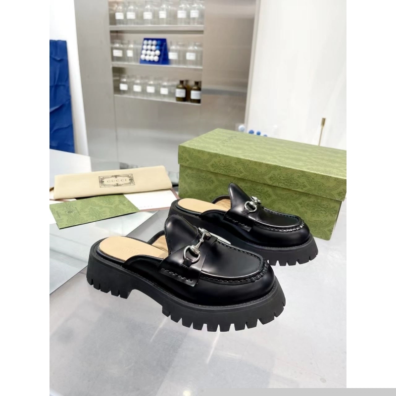 G*u*i leather shoes